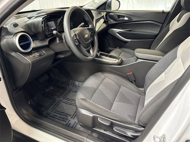Certified 2025 Chevrolet Trax LS image 11