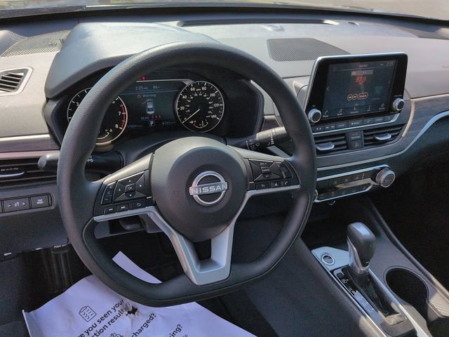 Used 2025 Nissan Altima 2.5 SV image 13