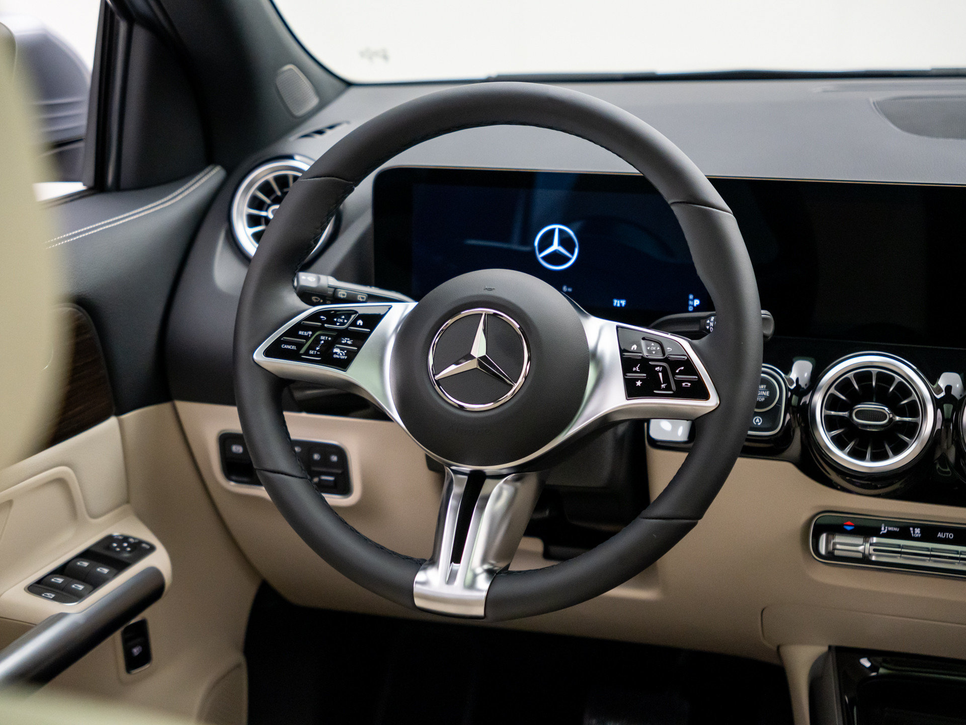 New 2026 Mercedes-Benz GLA 250 4MATIC image 11