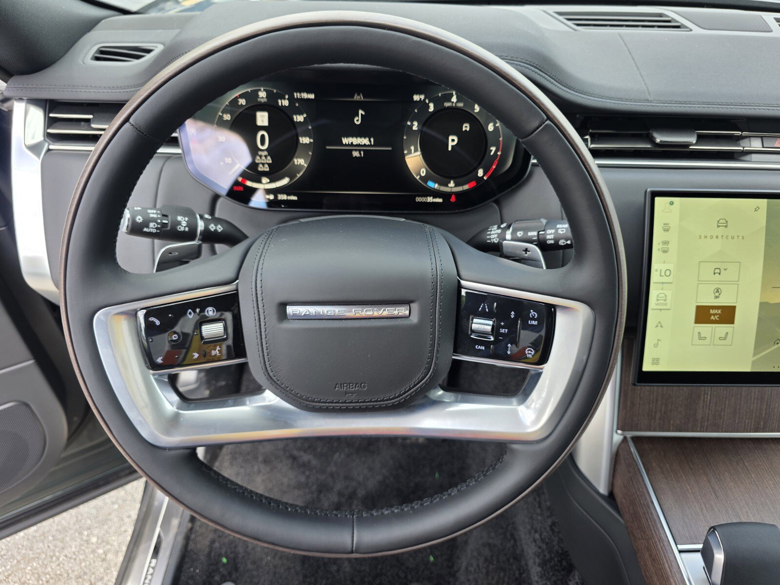 New 2026 Land Rover Range Rover Long Wheelbase SE AWD/4WD image 16