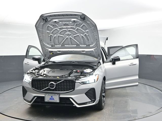 Used 2023 Volvo XC60 B6 Ultimate w/ Climate Package image 55