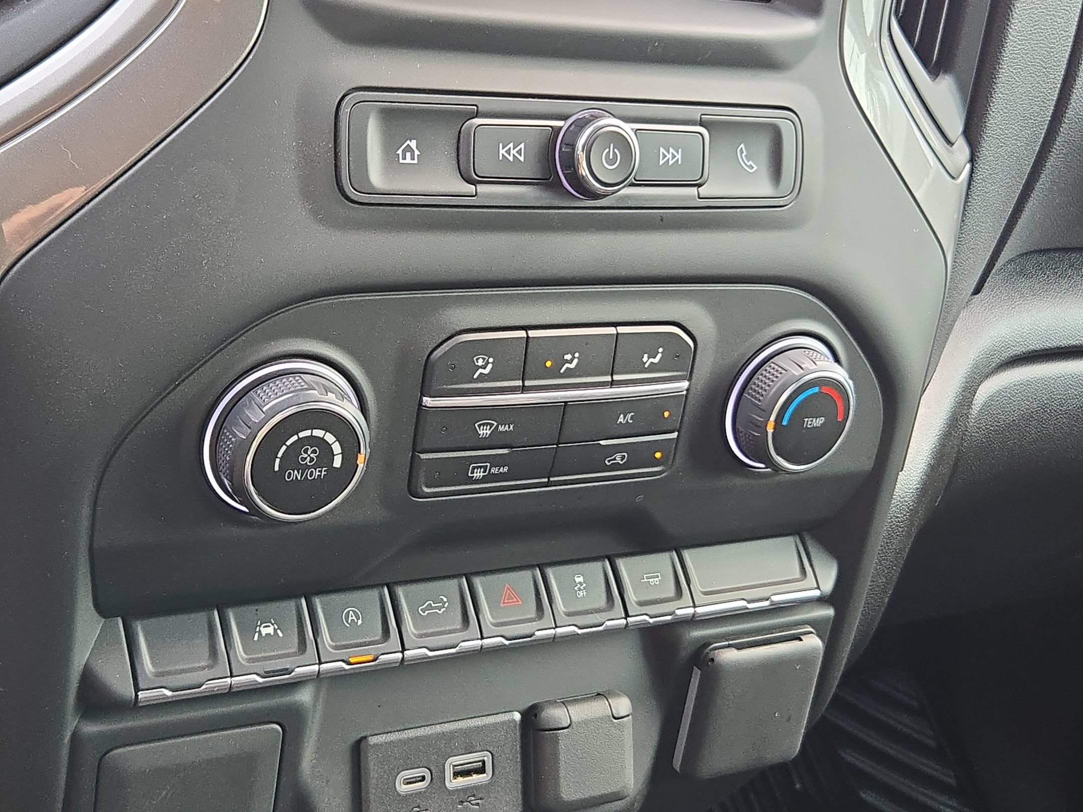 Used 2024 Chevrolet Silverado 1500 Custom RWD image 17