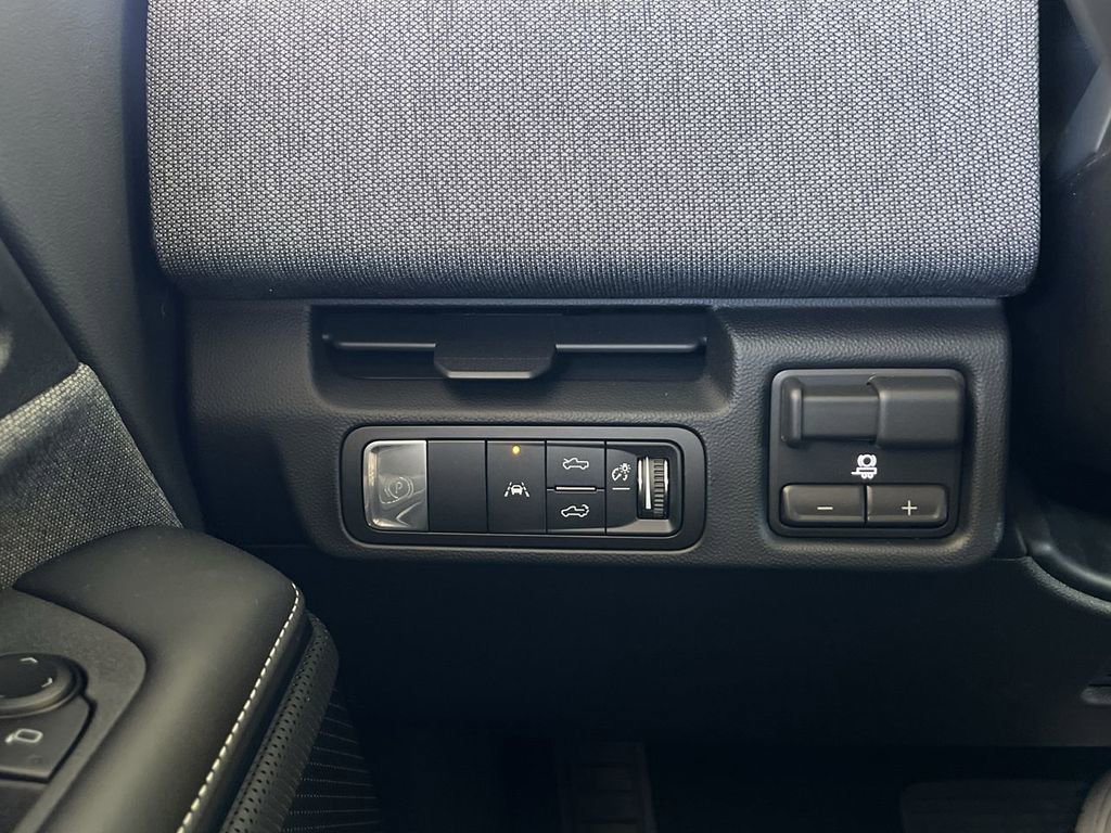 New 2026 GMC Sierra EV Elevation image 17