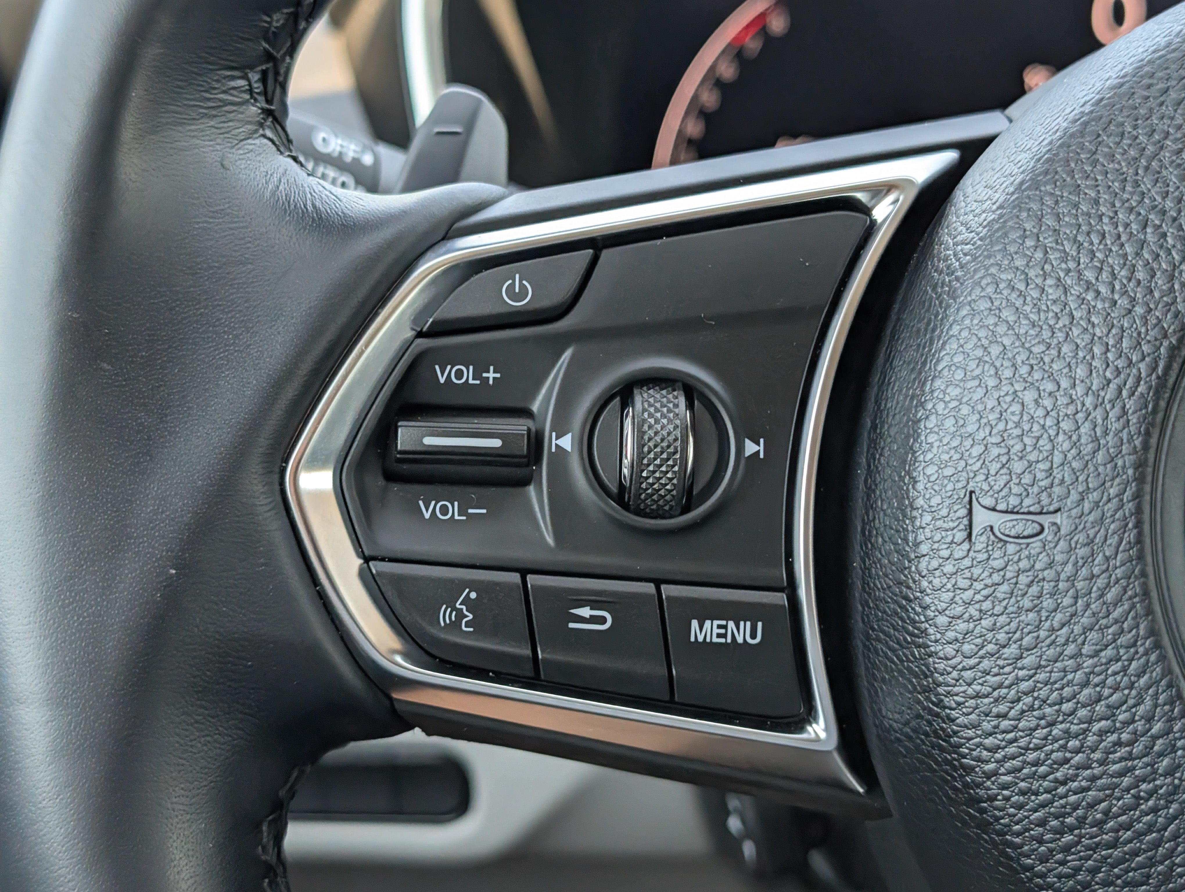 Certified 2025 Acura MDX w/ Technology Package FWD image 15