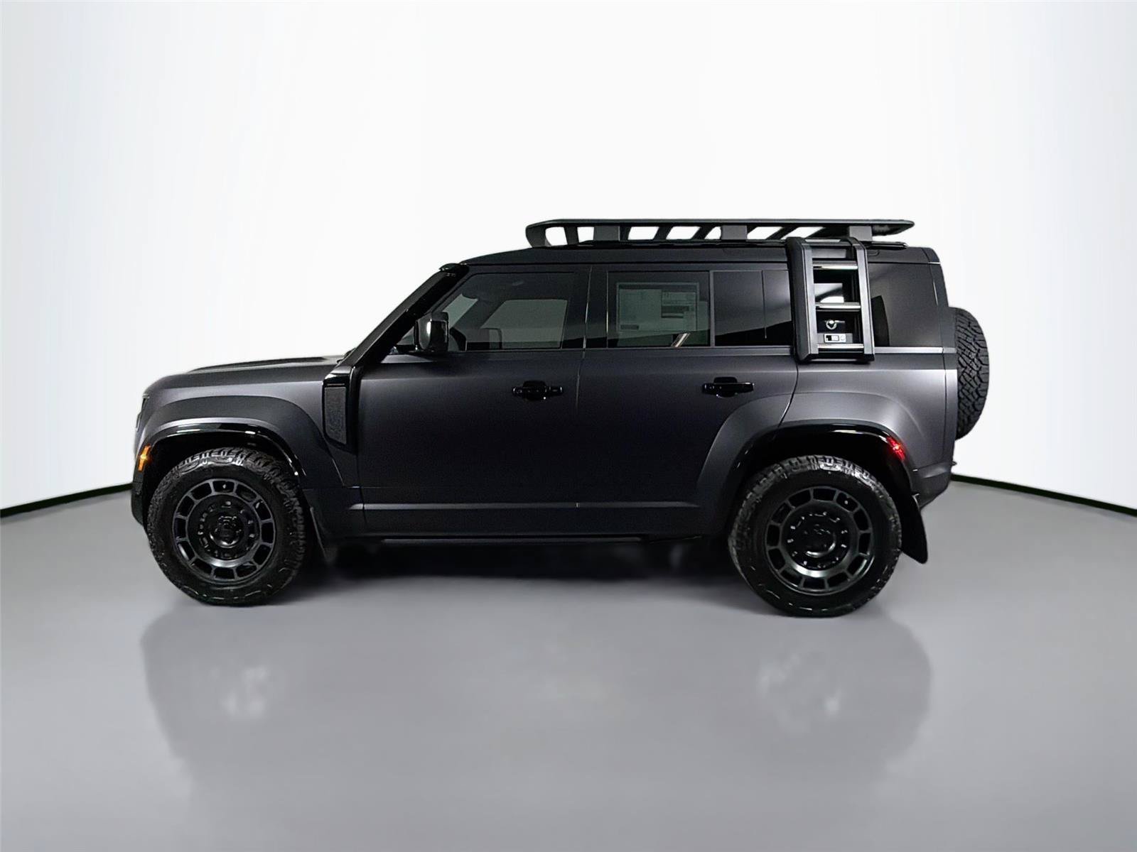 New 2026 Land Rover Defender 110 OCTA AWD/4WD image 8