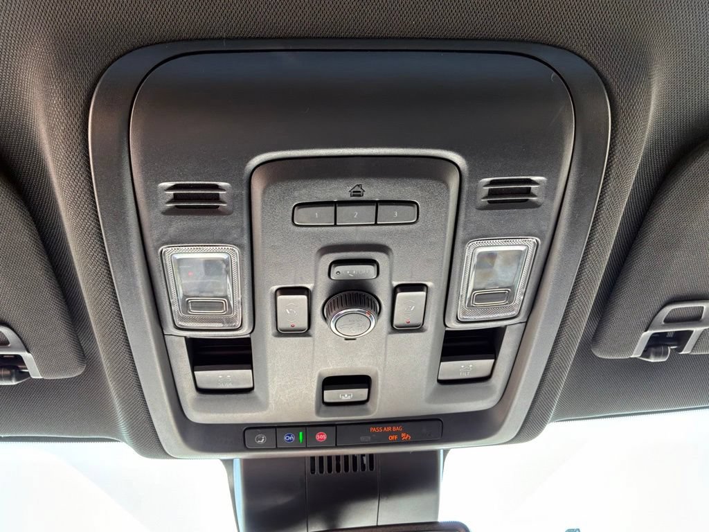 Used 2023 Chevrolet Suburban RST w/ Luxury Package AWD/4WD image 35