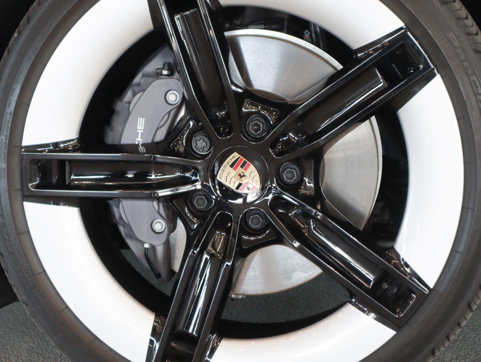 Used 2025 Porsche Taycan image 13