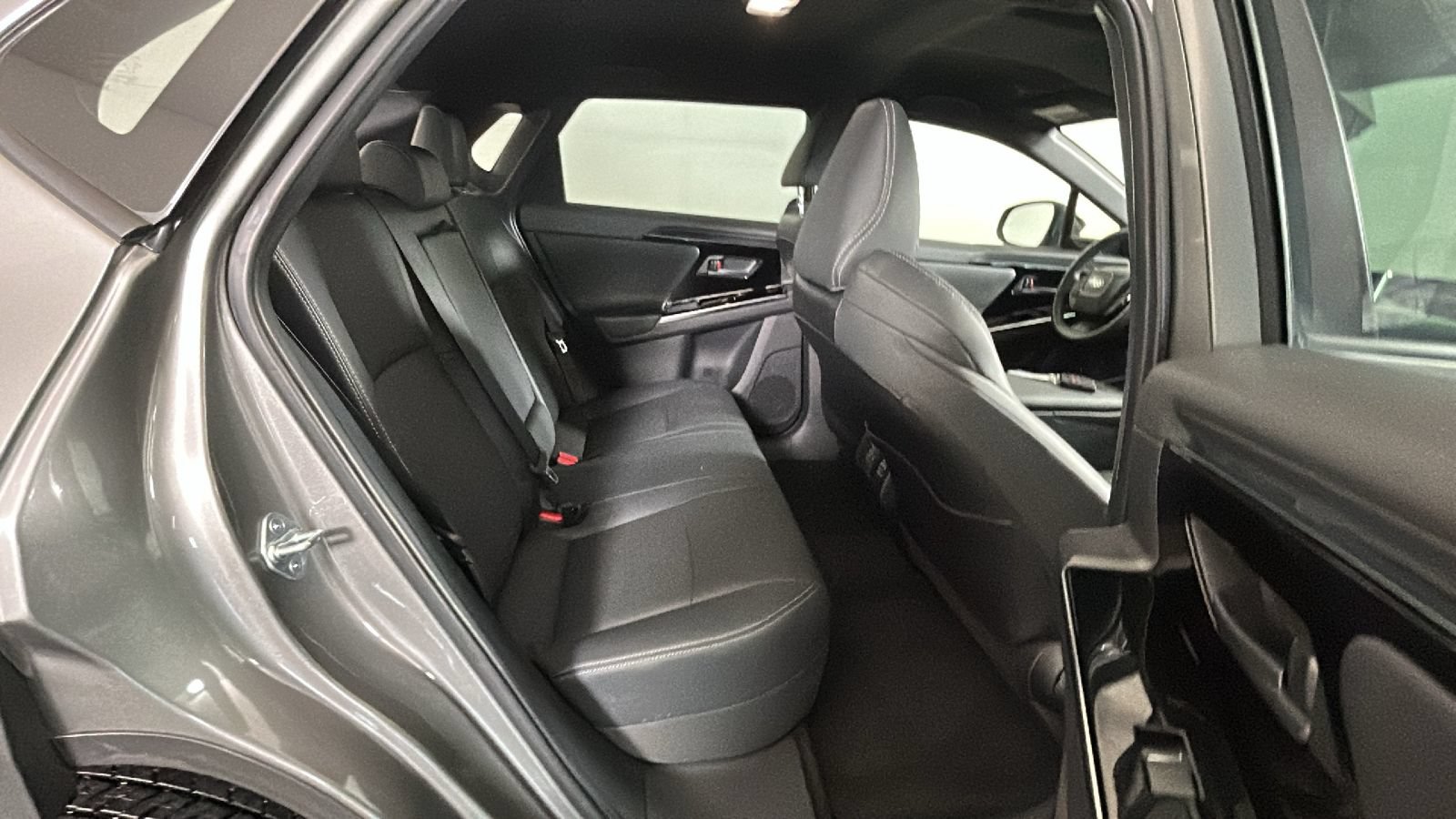 Used 2023 Subaru Solterra AWD image 32