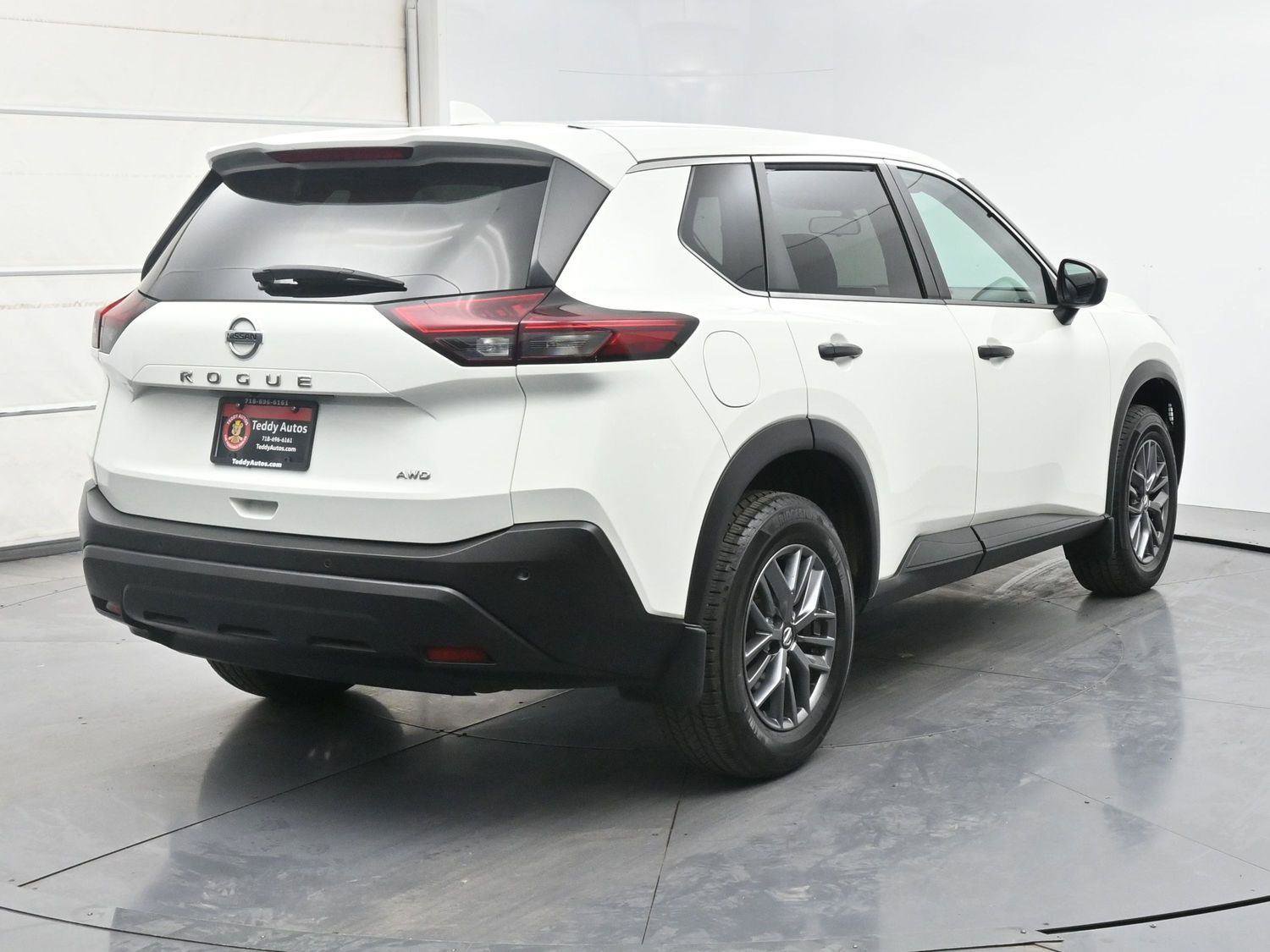 Used 2021 Nissan Rogue S AWD/4WD image 25