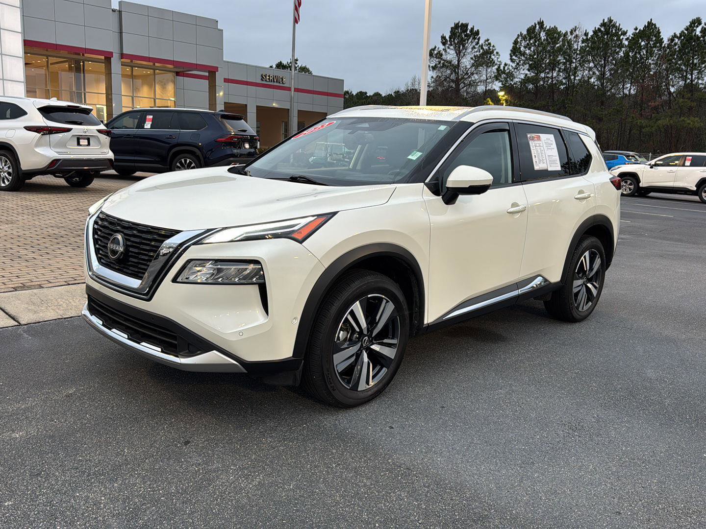 Used 2023 Nissan Rogue Platinum w/ Platinum Premium Package image 1