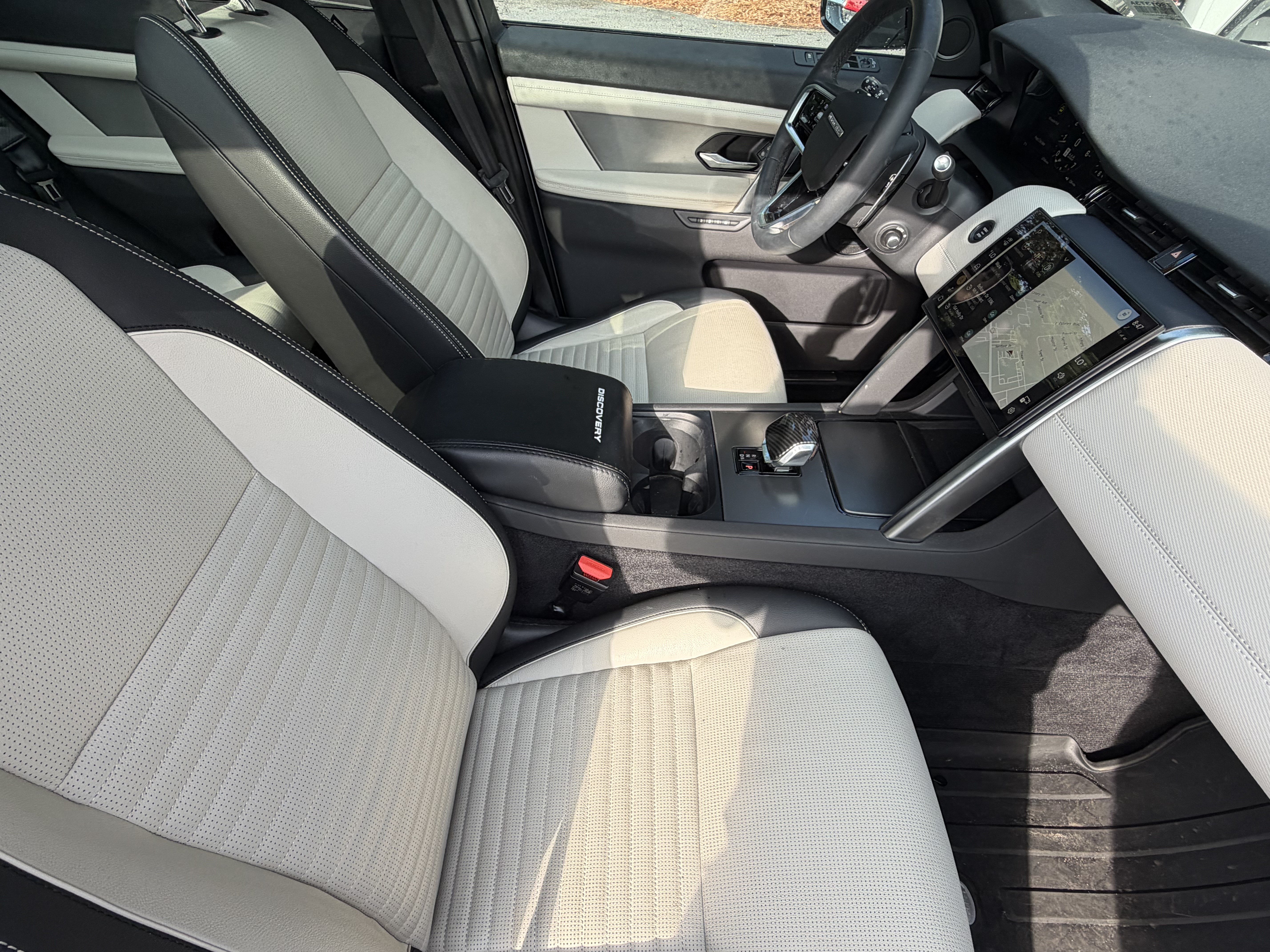 Used 2024 Land Rover Discovery Sport Dynamic SE AWD/4WD image 42