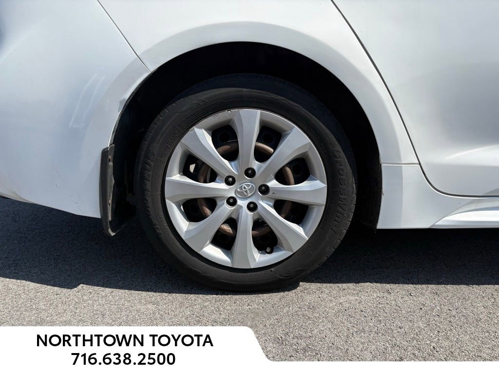 Used 2021 Toyota Corolla LE w/ Carpet Mat Package (TMS) image 9