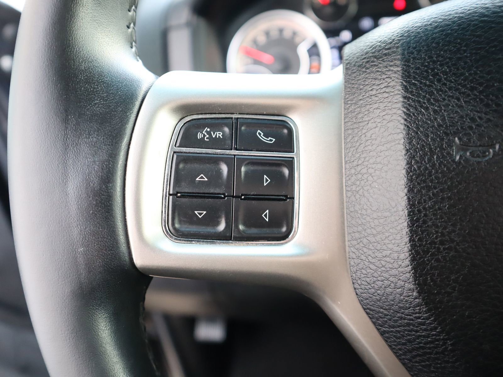 Used 2014 RAM 2500 Laramie w/ Cold Weather Group image 36