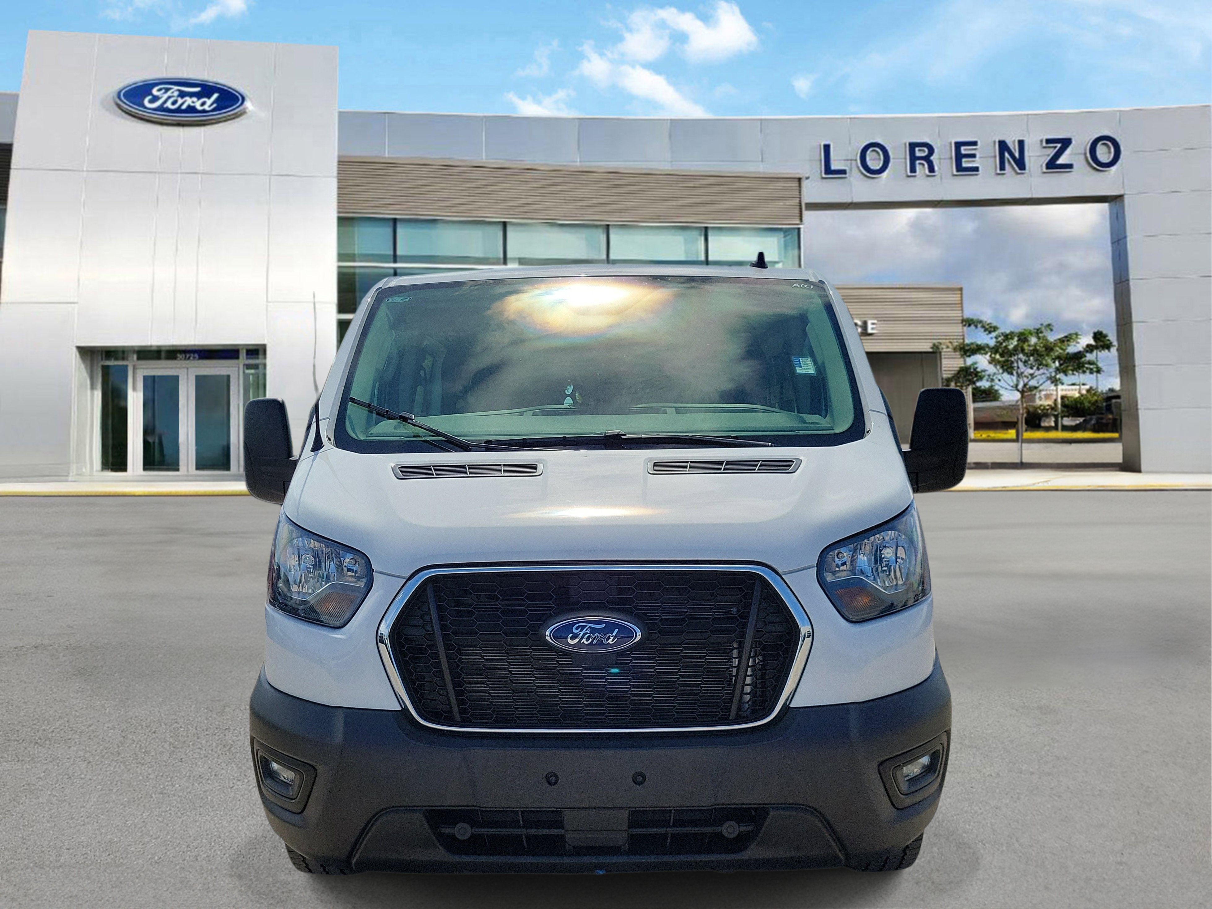 Used 2025 Ford Transit 250 Low Roof w/ Exterior Upgrade Package RWD image 2