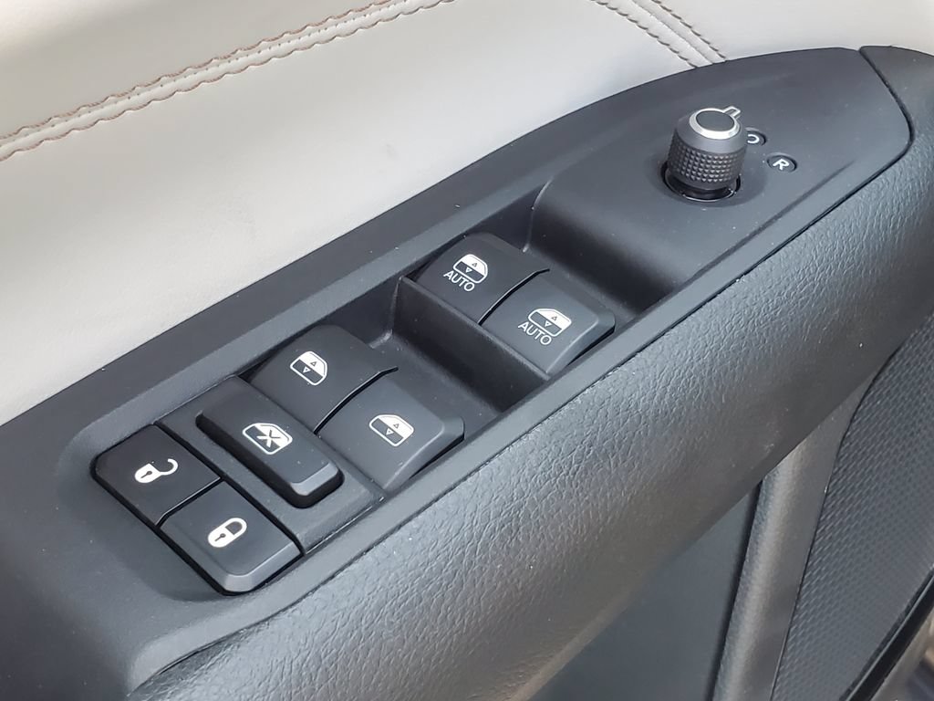 Used 2023 Jeep Compass Limited AWD/4WD image 9