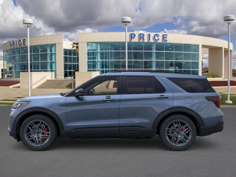 Used 2026 Ford Explorer ST-Line w/ ST-Line Street Pack RWD image 3