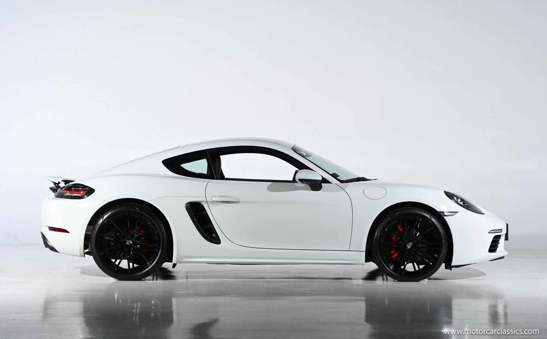 Used 2018 Porsche 718 Cayman S RWD image 9