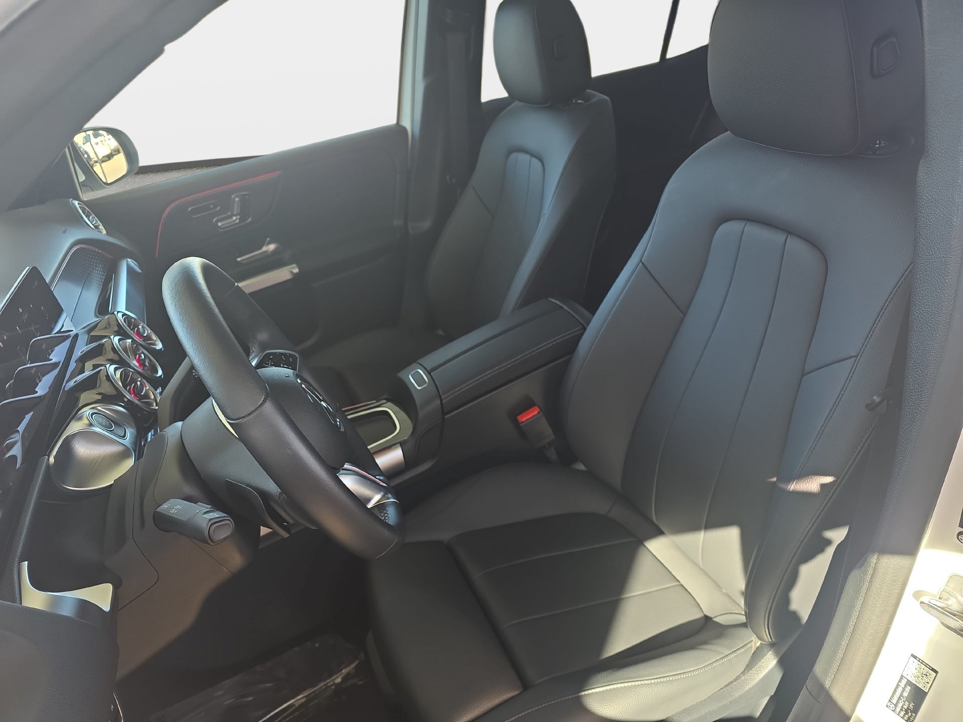 Used 2026 Mercedes-Benz GLB 250 image 15
