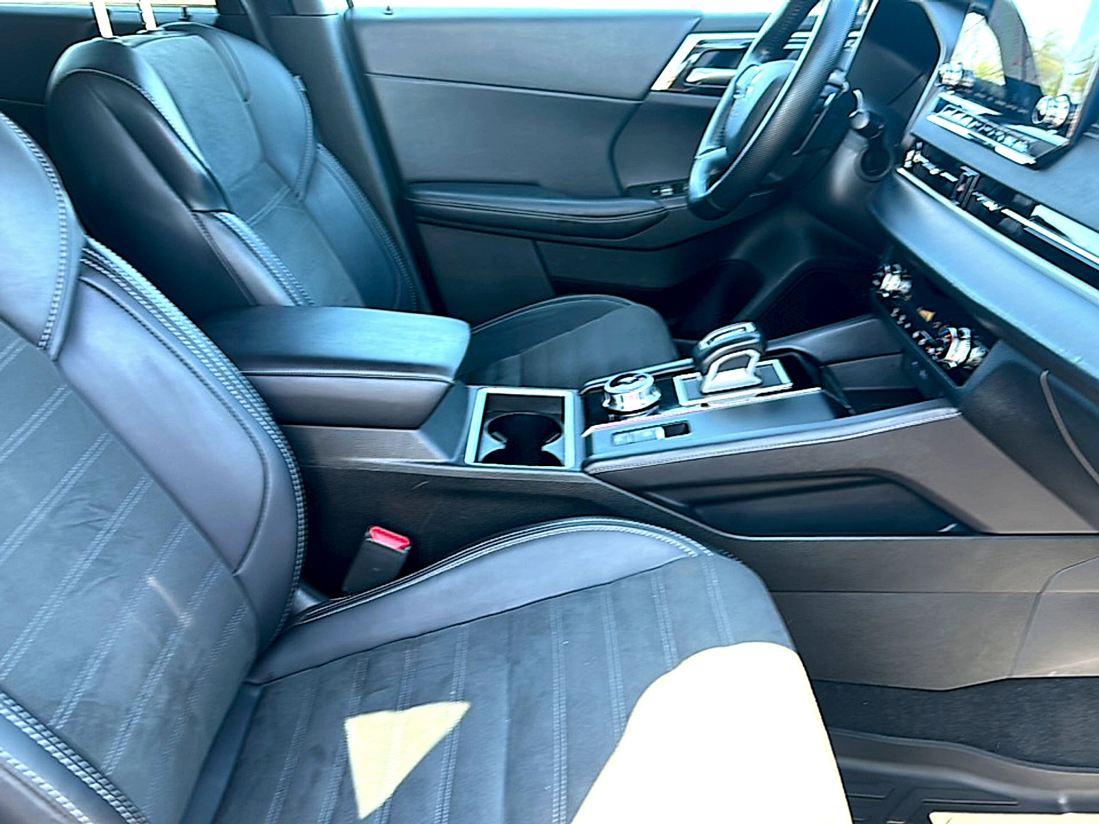 Used 2024 Mitsubishi Outlander SE FWD image 24