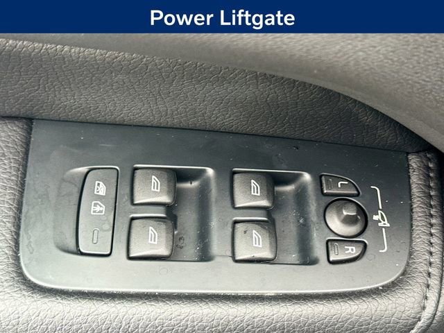 Used 2021 Volvo XC60 T5 Momentum w/ Premium Package image 19