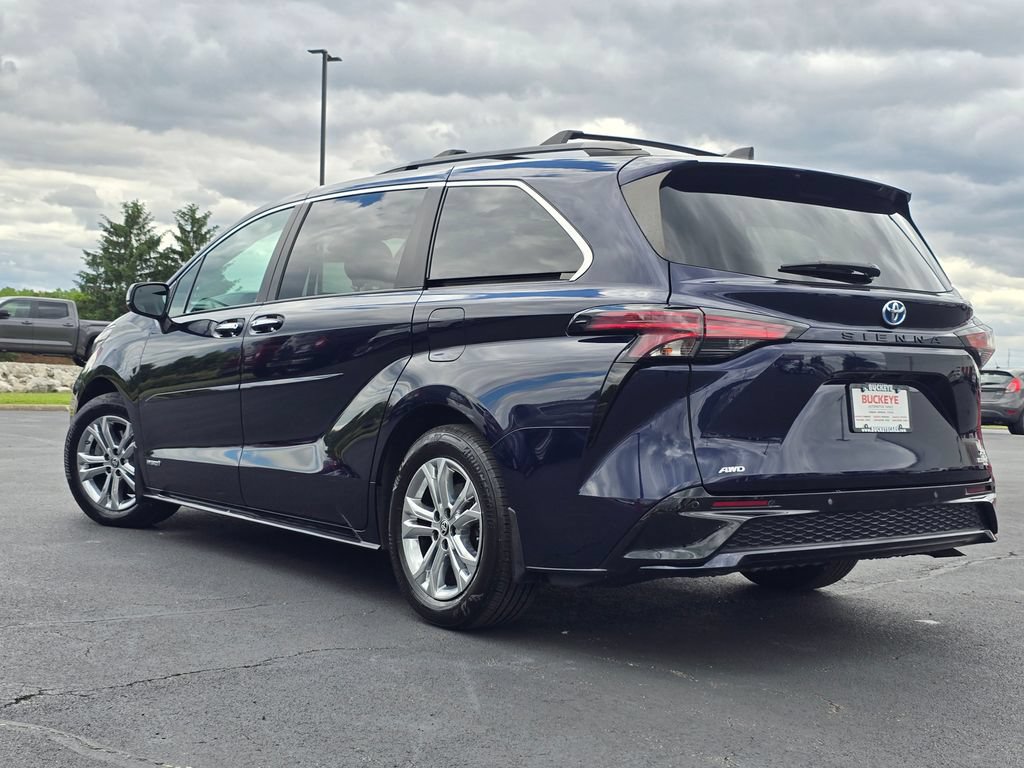 Used 2021 Toyota Sienna XSE w/ XSE Plus Package AWD/4WD image 6