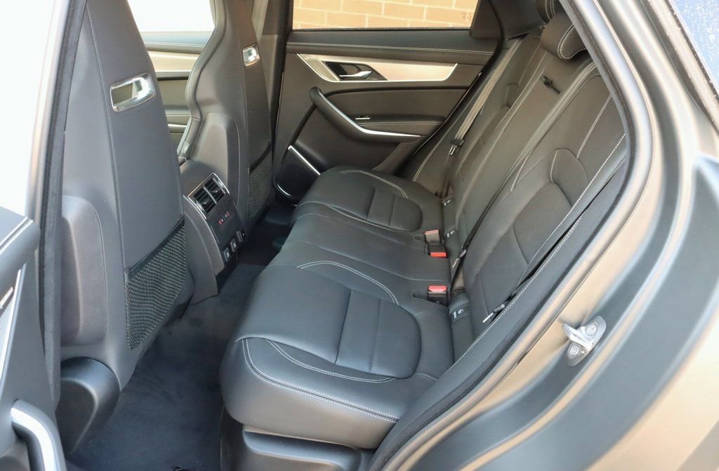 Used 2026 Jaguar F-PACE R-Dynamic S image 31