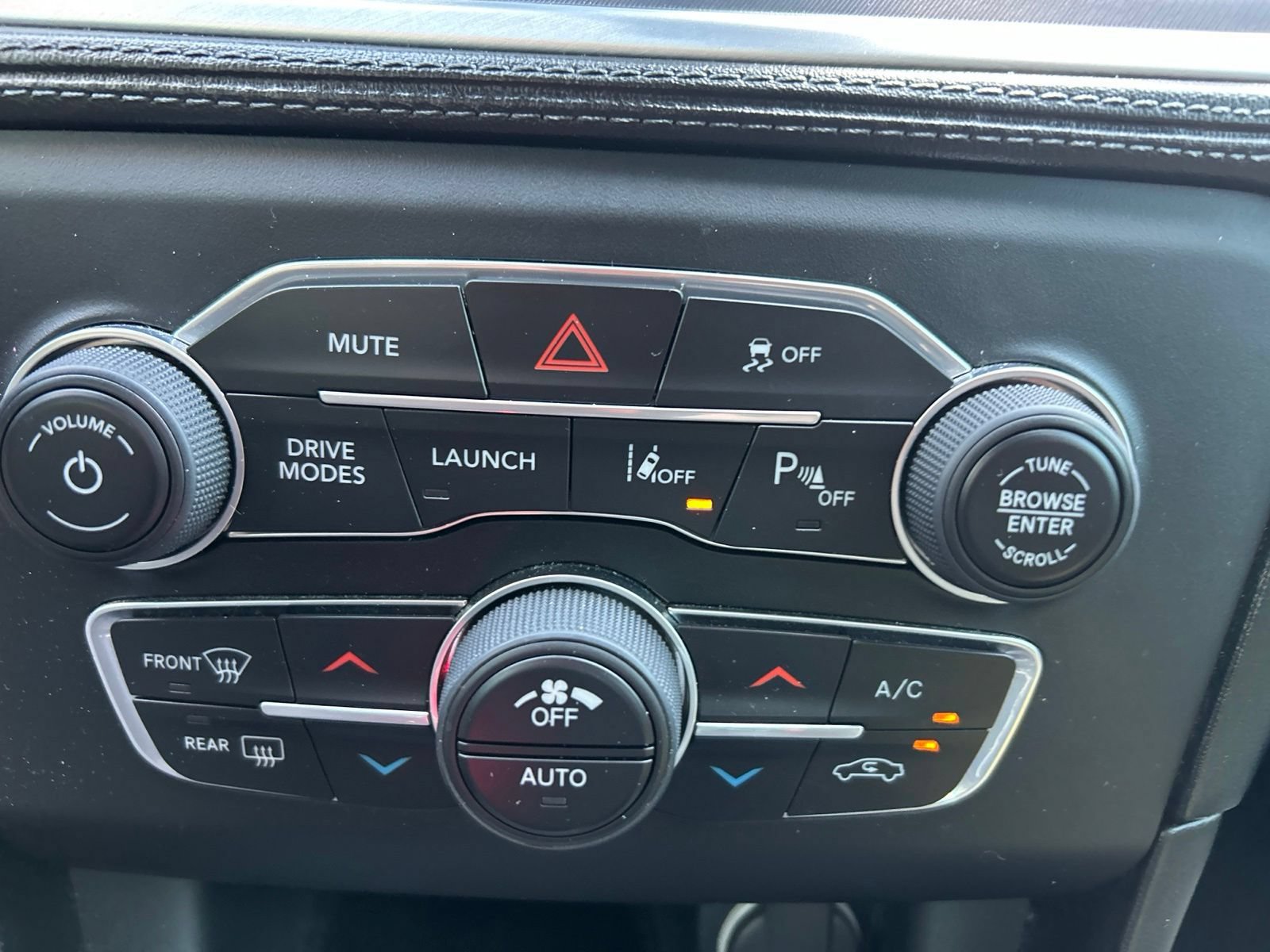 Certified 2019 Dodge Charger Scat Pack w/ Dynamics Package RWD image 31