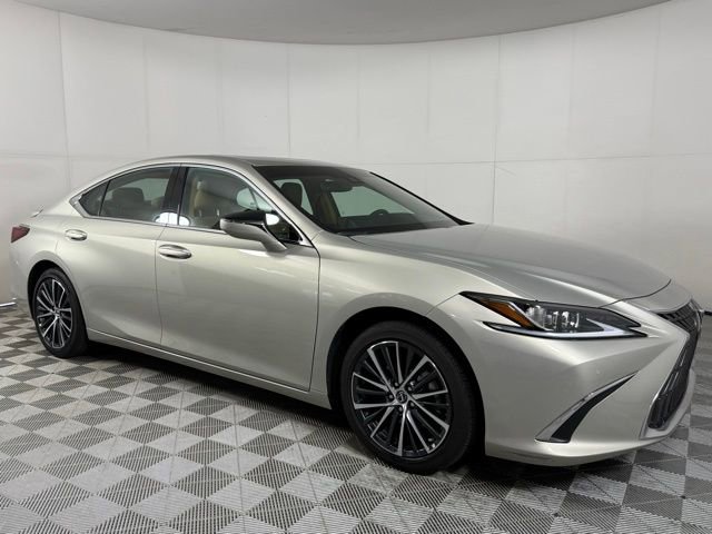 Used 2025 Lexus ES 300h w/ Premium Package image 10