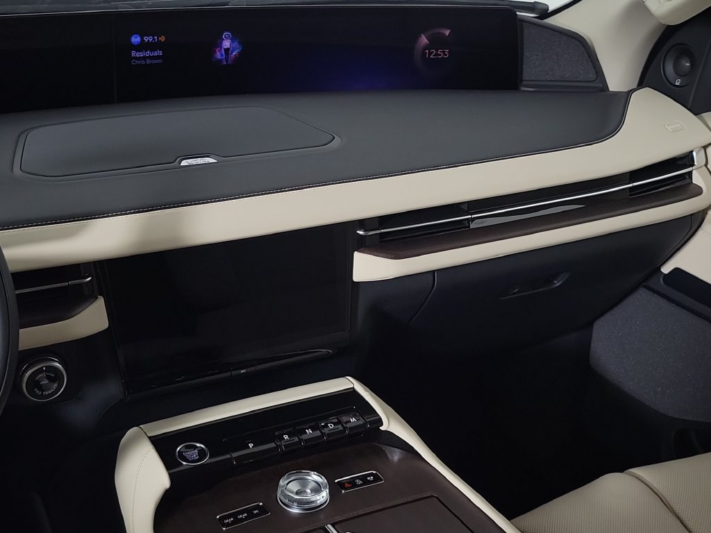 New 2027 Lincoln Navigator L Reserve w/ Jet Appearance Package RWD image 13
