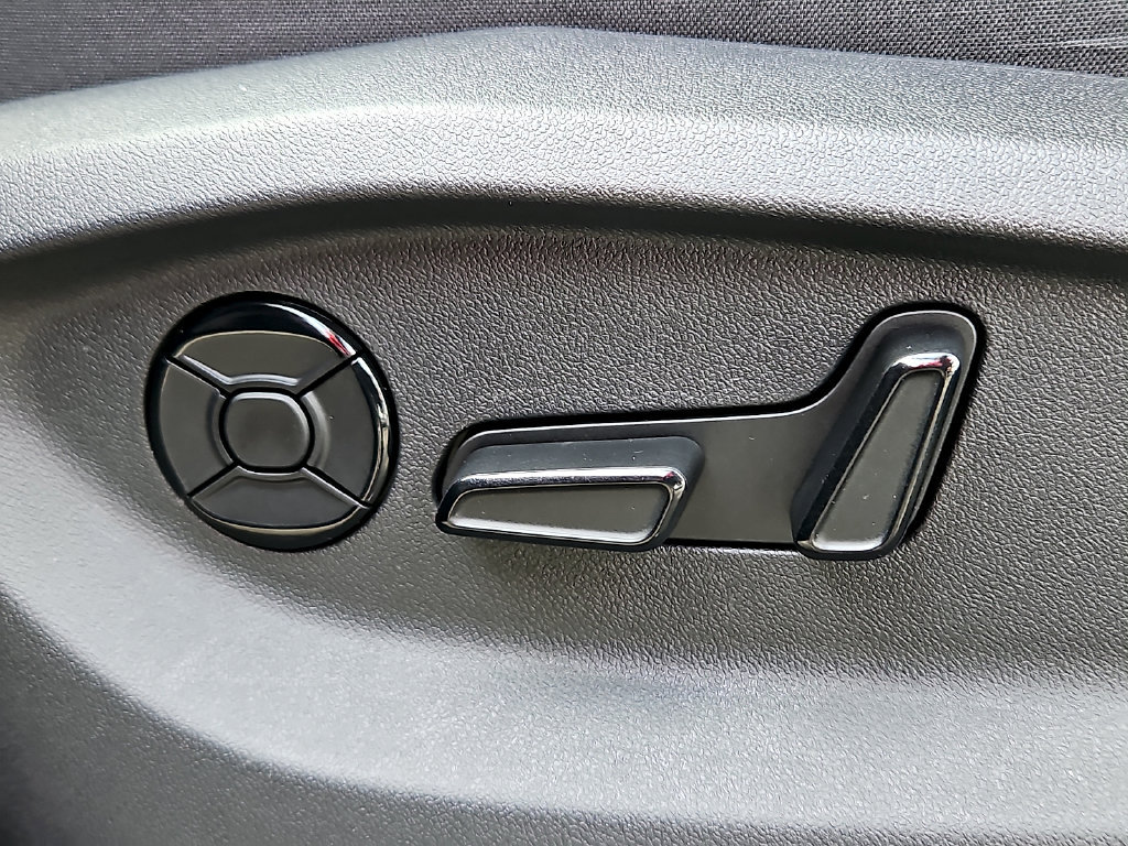 Certified 2025 Volkswagen Tiguan SE AWD/4WD image 27