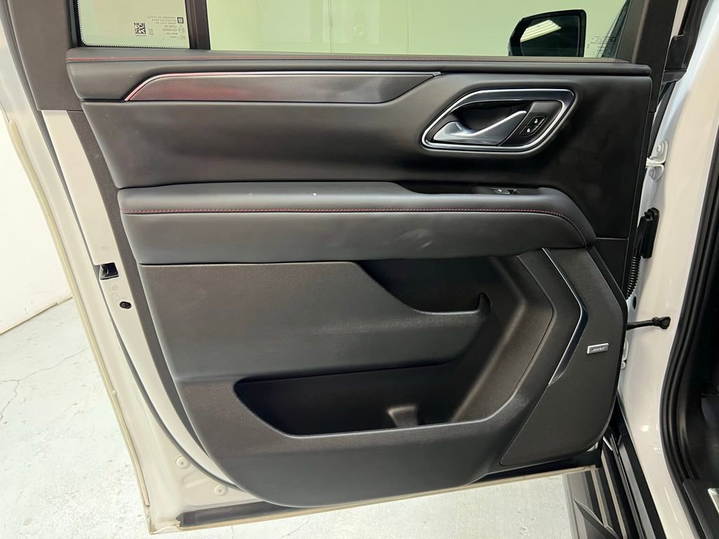 Used 2022 Chevrolet Suburban RST w/ Sport Performance Package image 24