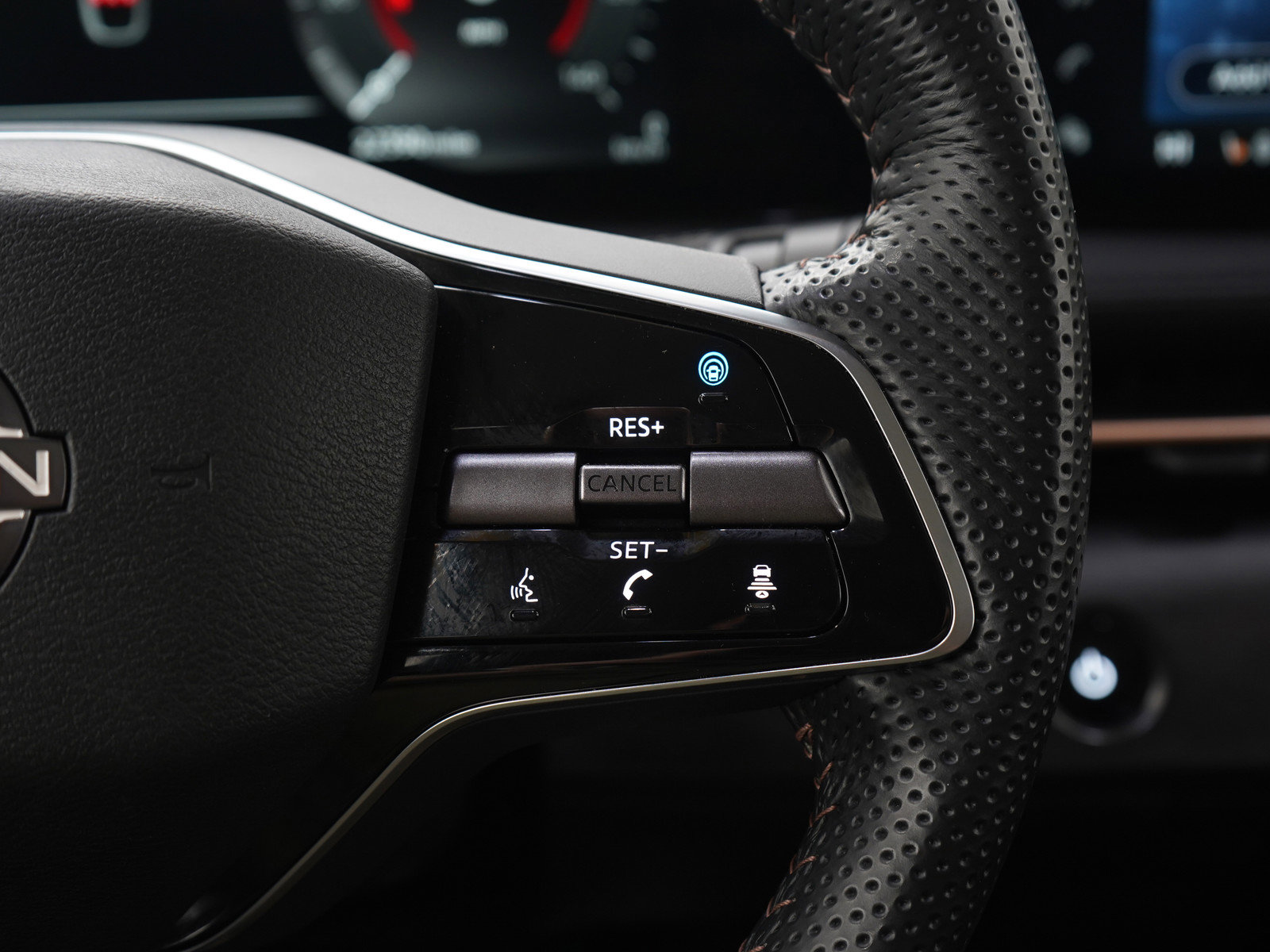 Used 2023 Nissan Ariya AWD image 25