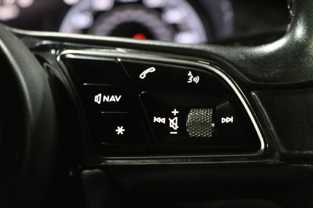 Used 2020 Bentley Bentayga Design Series image 13