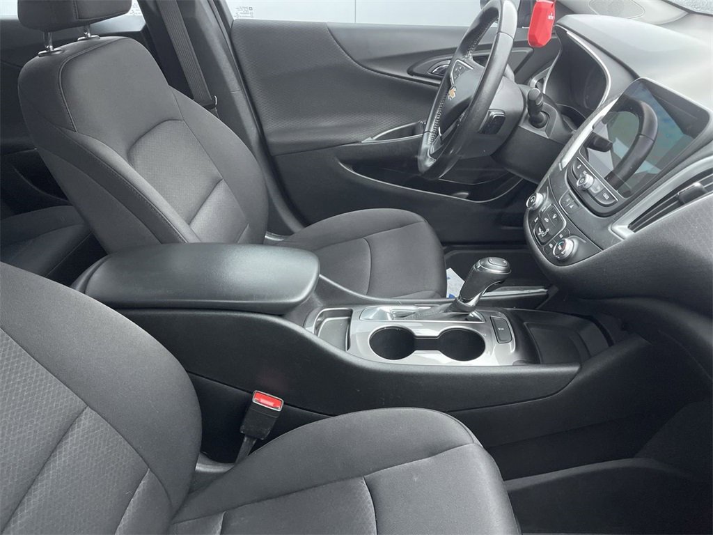 Used 2020 Chevrolet Malibu RS w/ LPO, Convenience Package 1 image 4