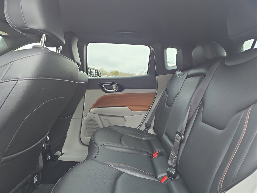 Used 2023 Jeep Compass Limited image 25