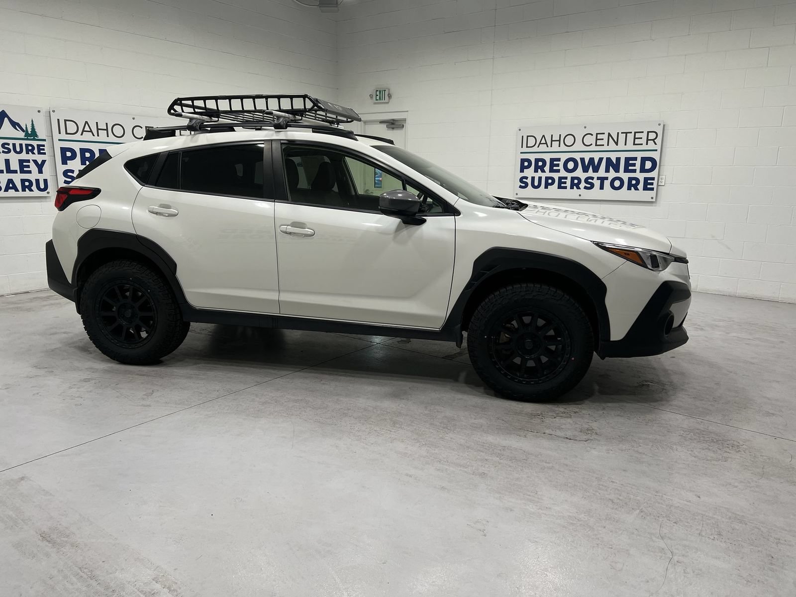 Used 2024 Subaru Crosstrek 2.0i Premium w/ Crosstrek Mirror Package AWD/4WD image 9