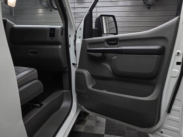 Used 2018 Nissan NV 2500 SV RWD image 30