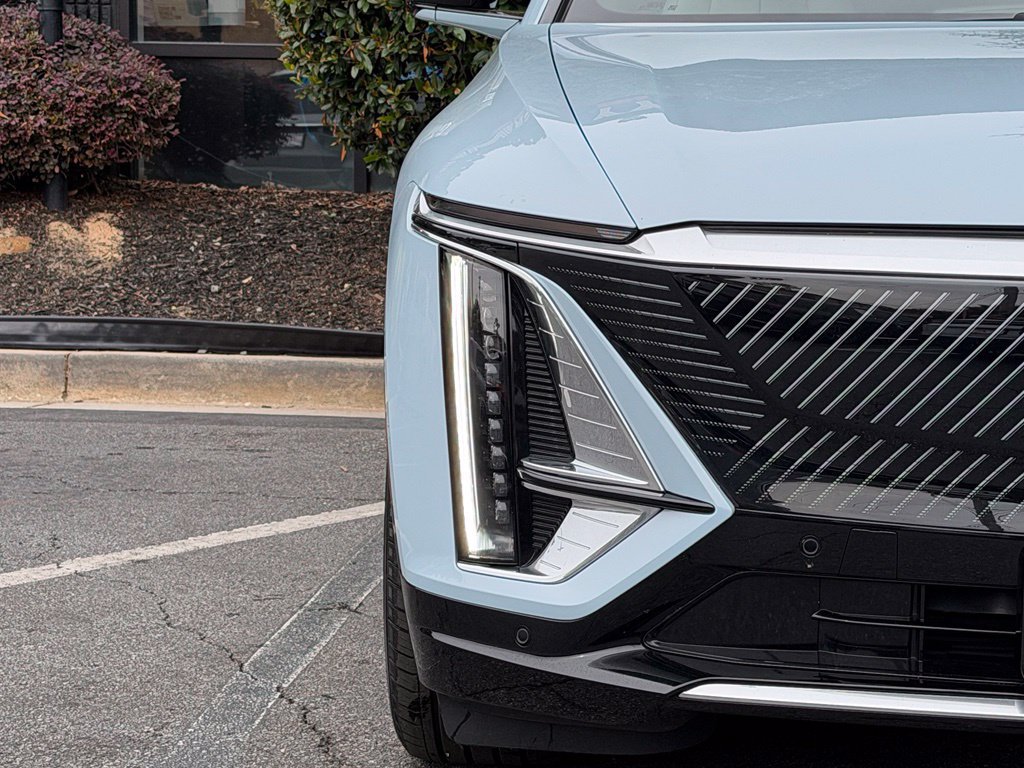 Used 2024 Cadillac Lyriq Luxury AWD/4WD image 4