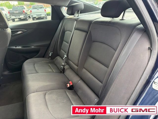 Used 2017 Chevrolet Malibu LT FWD image 17