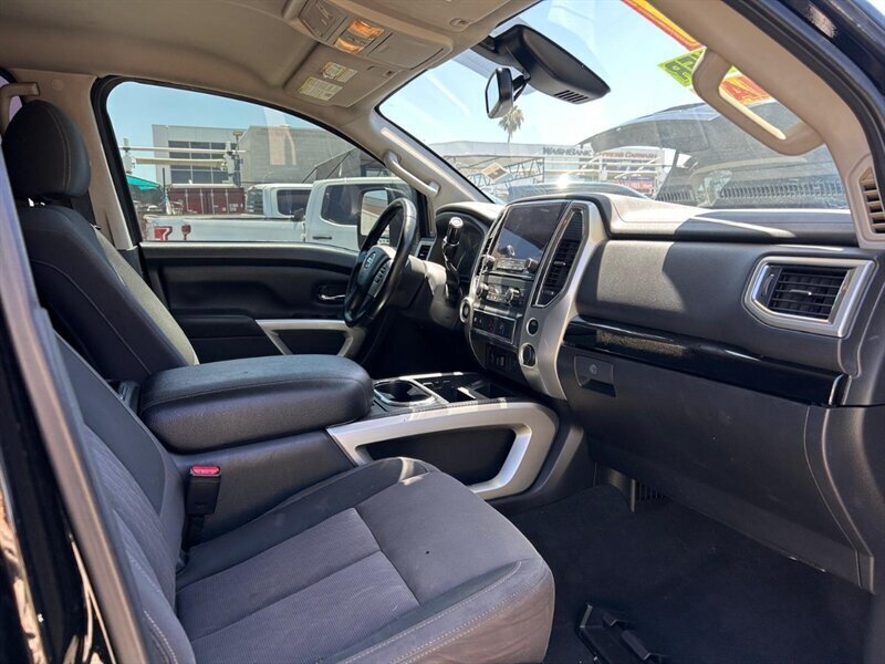 Used 2021 Nissan Titan SV w/ SV Convenience Package RWD image 39