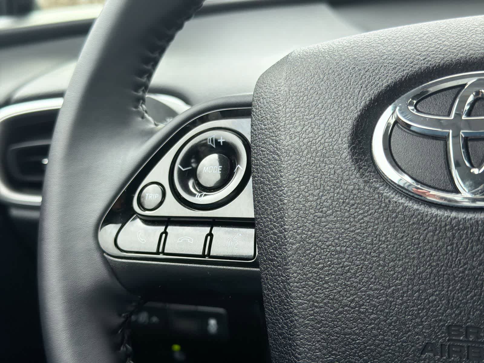 Used 2022 Toyota Prius Prime XLE FWD image 24