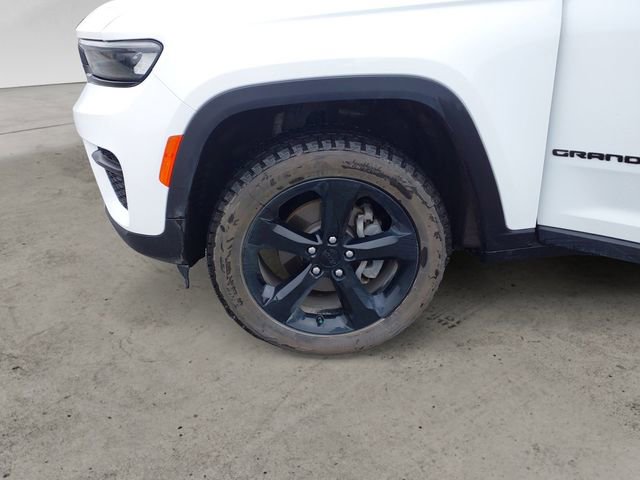 Used 2023 Jeep Grand Cherokee Altitude AWD/4WD image 14