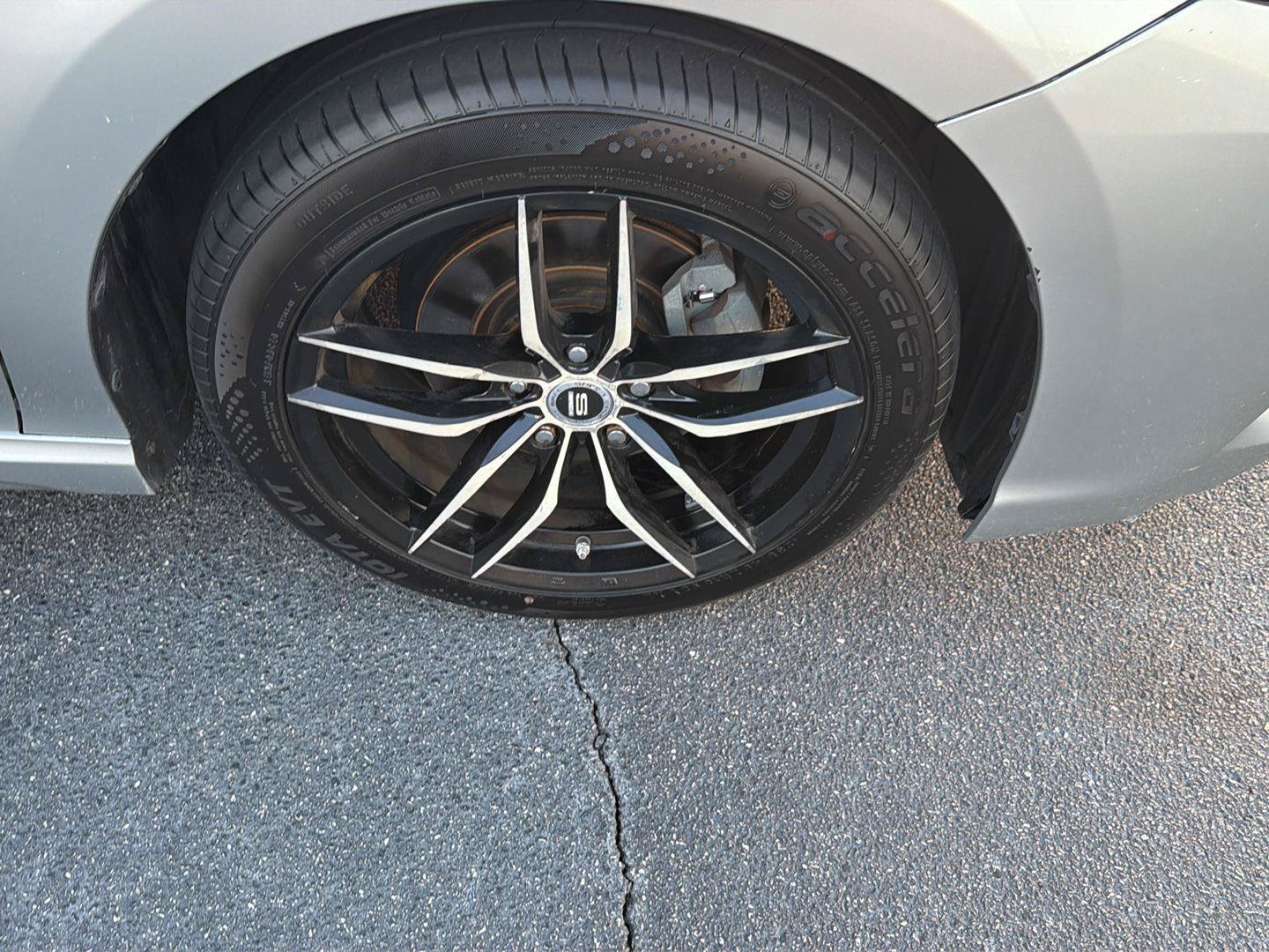 Used 2018 Toyota Camry SE w/ Convenience Package FWD image 37