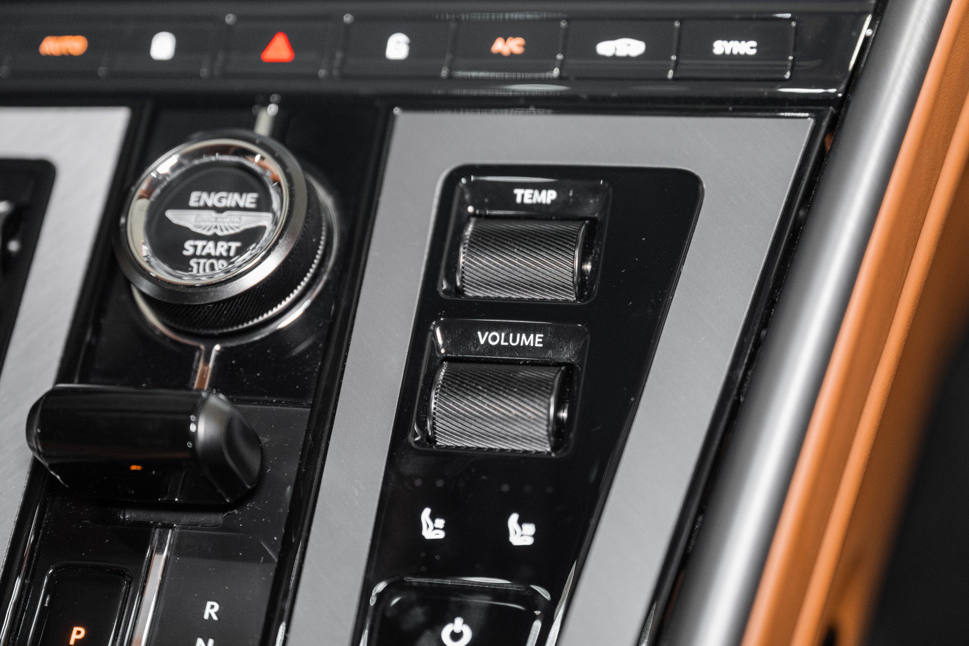 Used 2024 Aston Martin DB12 Coupe RWD image 29