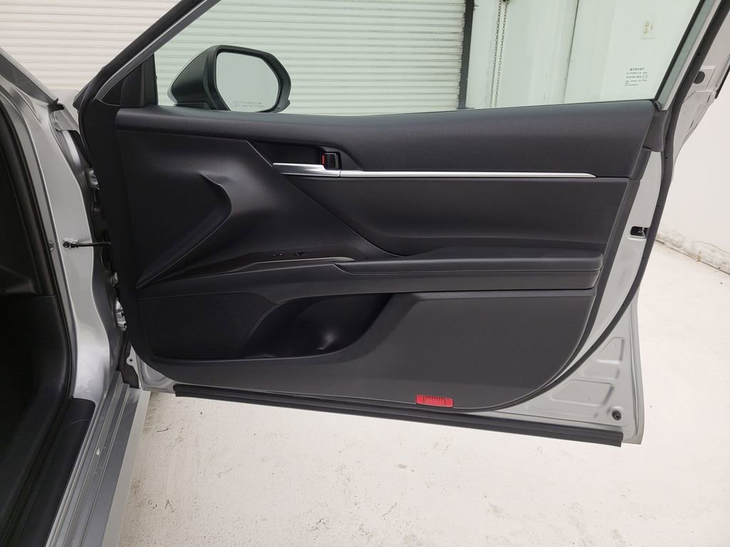 Used 2022 Toyota Camry LE image 30