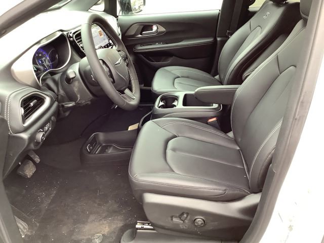 New 2026 Chrysler Pacifica Select image 9