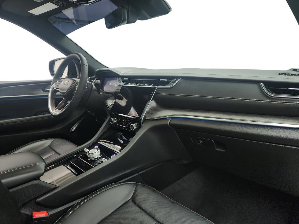 Used 2023 Jeep Grand Cherokee Overland image 24