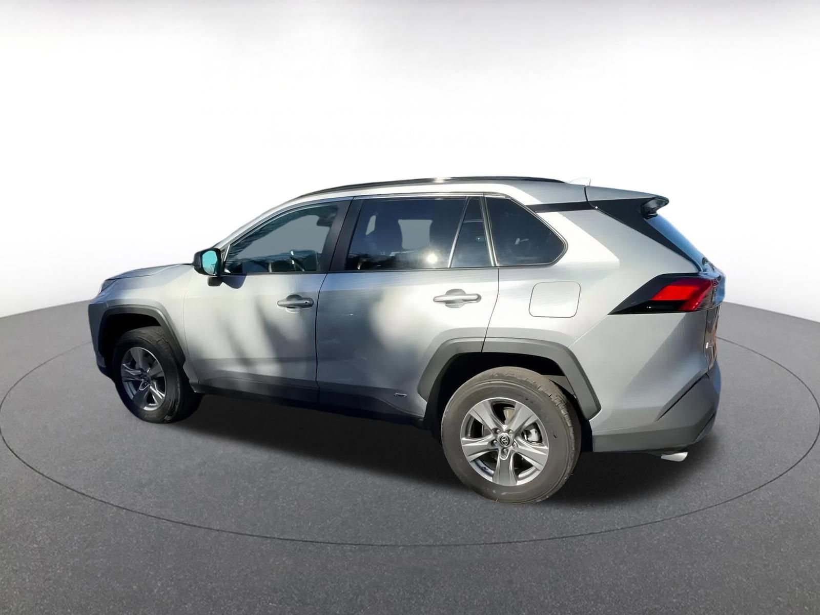 Used 2025 Toyota RAV4 LE image 10