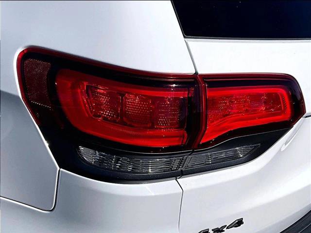 Used 2020 Jeep Grand Cherokee Limited X image 30