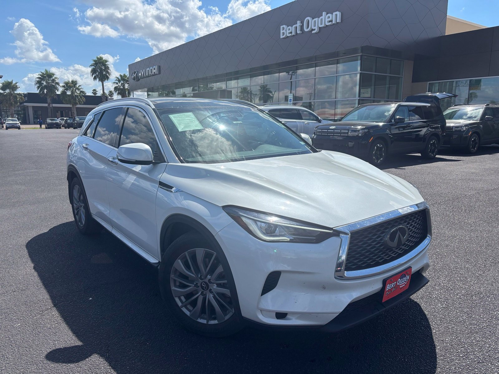Used 2023 INFINITI QX50 Luxe AWD/4WD image 1